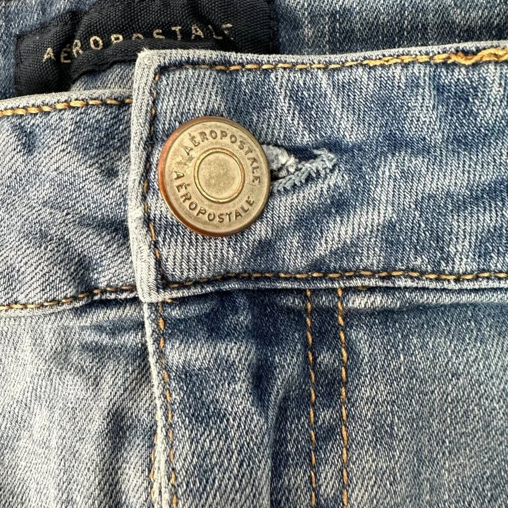 Aeropostale Y2K Low Rise Midi Distressed Blue Denim Summer Jean Shorts Size 12 - Picture 10 of 13